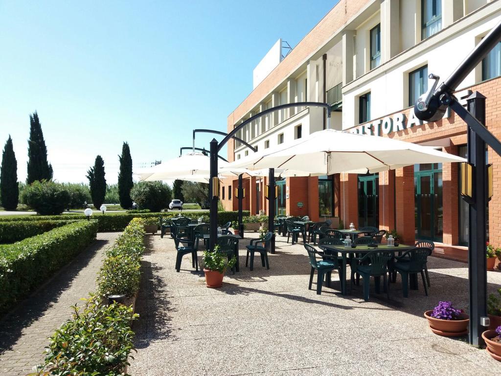 比萨美迪图尔酒店 Migliarino Pisano 外观 照片